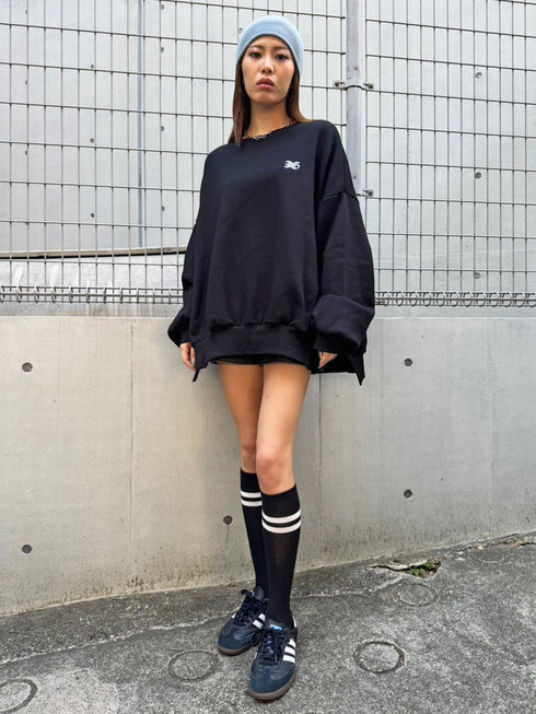 サイドスリットロゴプルオーバー